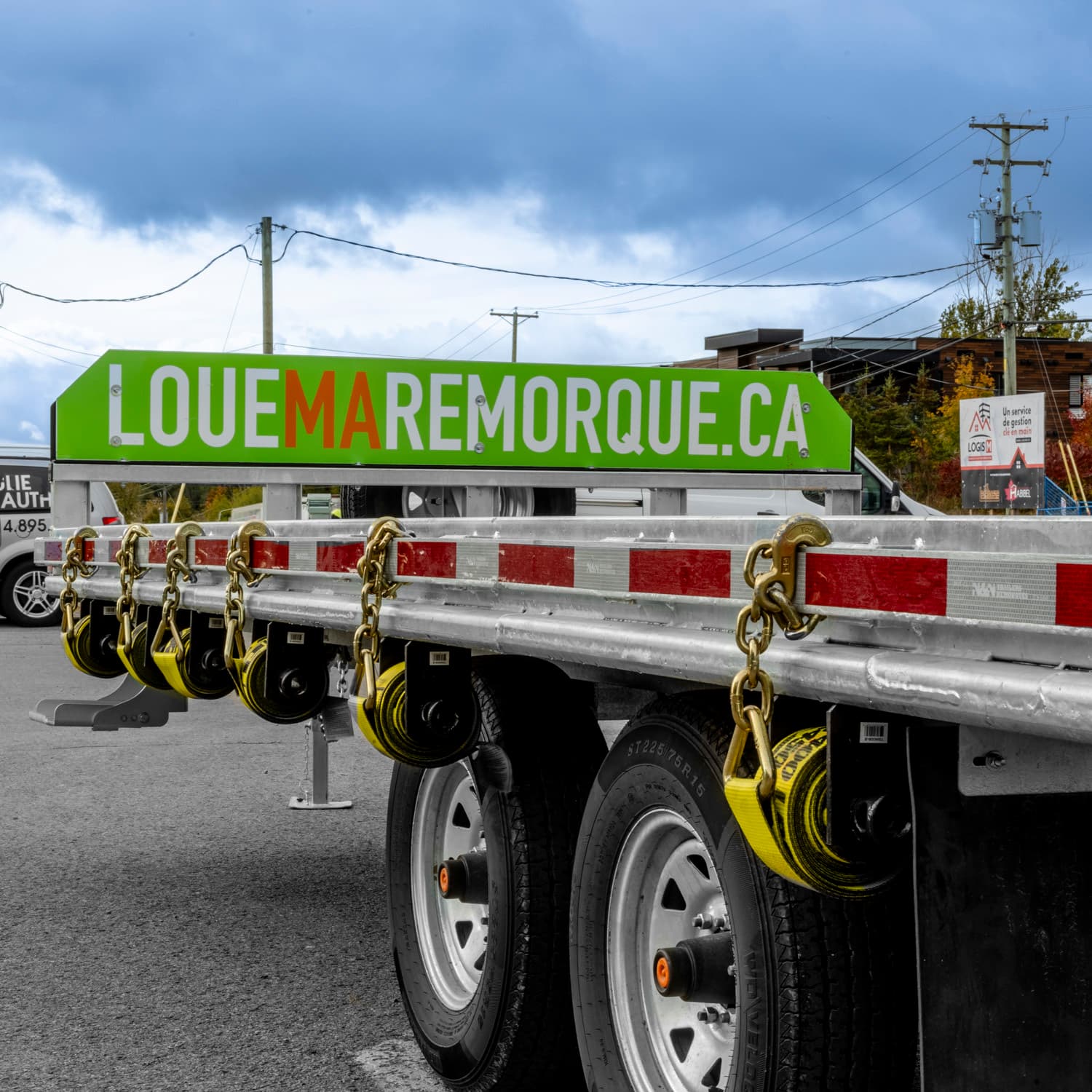20-foot raised deck flatbed trailer