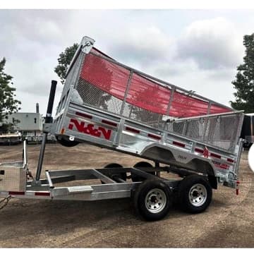 Dump trailer with mesh sides